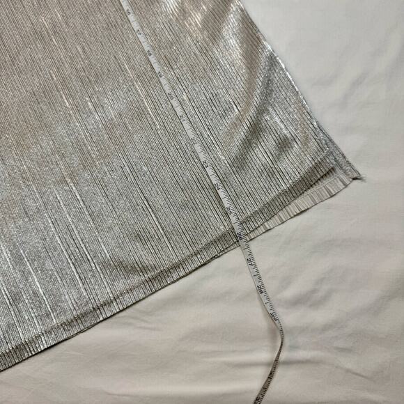 Bar III Metallic Ribbed Textured Top Silver Women’s Medium Scoop Neck Shimmer - Picture 16 of 16